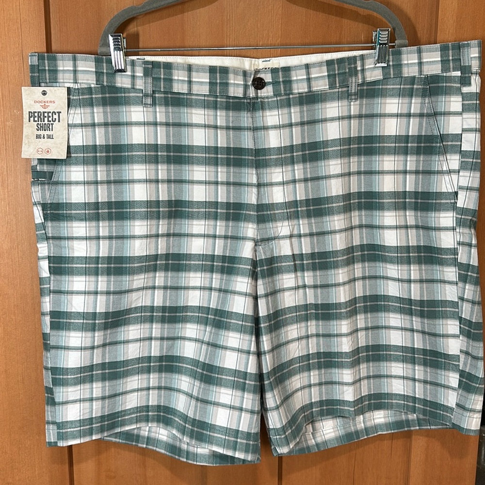 NWT plaid golf shorts size 46